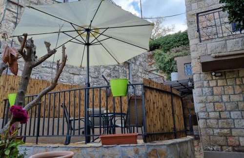 Ein Karem Cabina | "פנינת עין כרם" יחידות ורד ואגוז