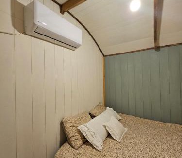 Qatsrin Cabina | קרון רועים אירוח כפרי