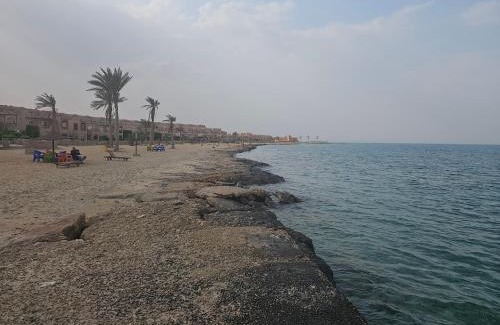 Ras Sudar Chalet De Esquí | شالية ارضي بحديقه خاصه قريه امباير ريزورت