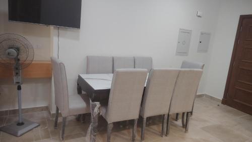 Al Alamayn Apartamento | شاليه بالحى الاتينى غرفتين مفروش جديد بعدد 2 تكييف متنقل