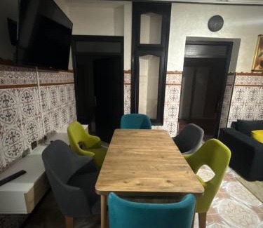 Bni Makada Apartamento | شقة كبيرة فيها 3 غرف و صالون مطبخ حمام و في شارع راقي في طنجة دار تونسي