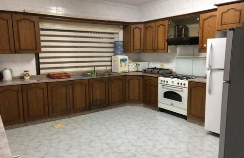 Suwailih Apartamento | شقة مفروشة 4غرف نوم شارع الجامعة