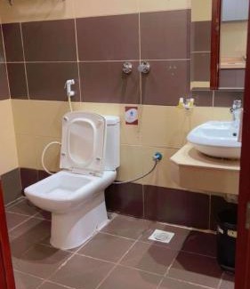 Sari Street Apartamento | شقق جوهرة البستان للشقق المخدومة