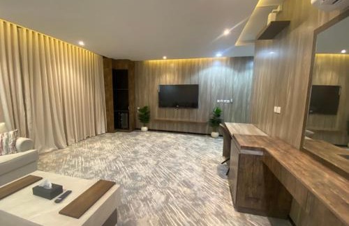 Al Kura Apartamento | غرفة وصالة سوبر فندقية فاخرة