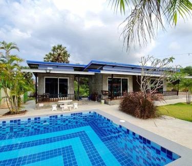 Khlong Khut Casa | ต้นหว้ารีสอร์ท