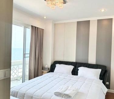 Rayong Apartamento | บ้านชายทะเล ที่พักติดทะเล ระยอง หาดแสงจันทร์