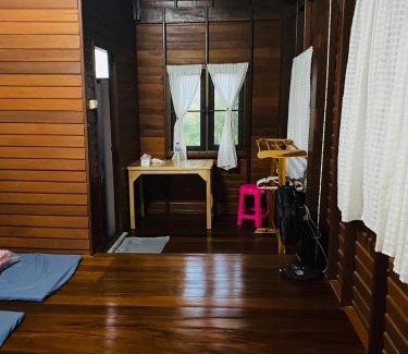 Wang Nam Khiao Otro | บ้านสวนคุณทอง