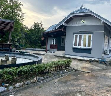 Khu Khot Casa | บ้านสวนริมน้ำ