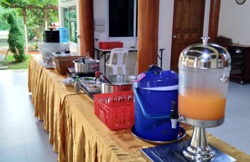 Amphawa Casa | บ้าน กัญณภัทร โฮมสเตย์