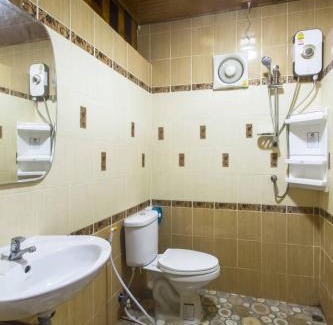 Amphawa Casa | บ้าน กัญณภัทร โฮมสเตย์