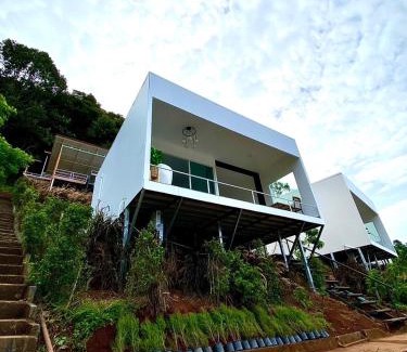 Mae Rim Otro | มิด้าโฮมสเตย์ม่อนแจ่ม