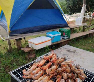 Sang Khom Casa | แม่ป้อมโฮมสเตย์ ลานกางเต้นท์ริมโขง