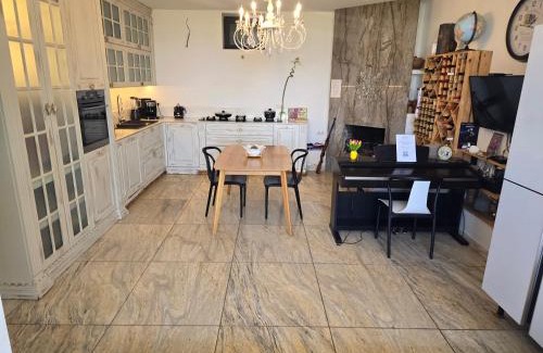 Mtskheta Chalet De Esquí | წეროვანი კომპოზიტორები, Rezo Lagidze's country house space