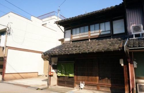Takaoka Apartamento | （一棟貸切）町家体験ゲストハウス「ほんまちの家」〜高岡市の伝統的な古民家～