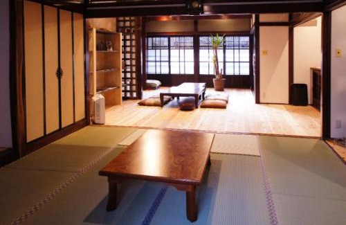 Takaoka Apartamento | （一棟貸切）町家体験ゲストハウス「ほんまちの家」〜高岡市の伝統的な古民家～