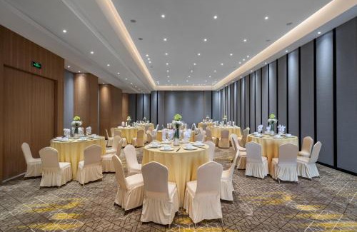 Huinan Hotel | 上海野生动物园荷逸唐酒店-惠南地铁站店