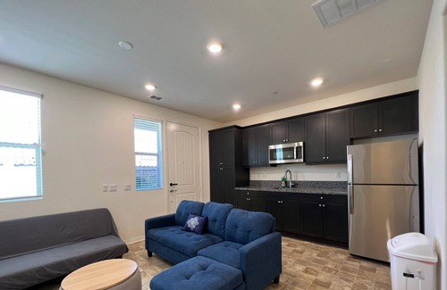 Jurupa Valley Apartamento | 全新一室一厅可简餐可洗衣服