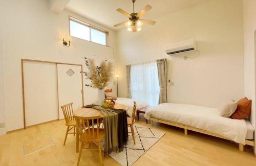 Nago Casa | 北部観光アクセス良好な新築貸別荘/最大4名ベッド4台/Wi-Fi/海岸線近く