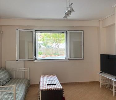 Karpenisi Apartamento | 哈兰德里静谧花园套房