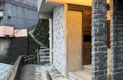 Ruifang Casa | 山午 雲在屾房