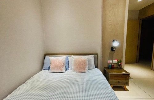 Xinzhuang Casa | 新莊區中正路高級雙人房，靠近丹鳳，回籠，輔大捷運站，新莊熱鬧地區