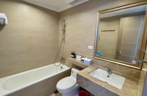 Xinzhuang Casa | 新莊區中正路高級雙人房，靠近丹鳳，回籠，輔大捷運站，新莊熱鬧地區