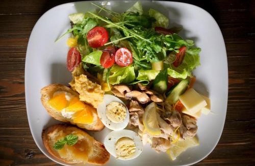 Ruifang Cama Y Desayuno | 有餘和宿 HOHOstay