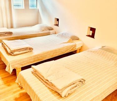 Ainan-cho Casa | 波止場の海まで徒歩30秒の貸切宿 "ギョグンミニ" "Gyogun Mini"