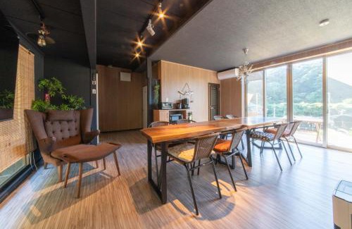 Katsuura Apartamento | 瑠璃色の地球