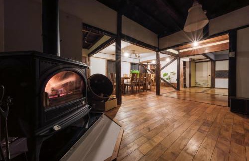 Okaya Apartamento | 長野岡谷IC 5分,Private traditional Japanese house,貸切古民家,最大9名,ペットOK, 薪ストーブ