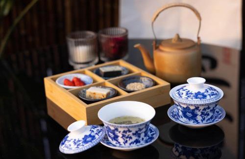 Dujiangyan Cama Y Desayuno | 青城山泉青小院温泉中式民宿