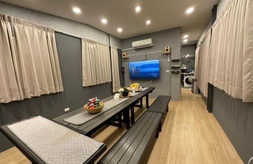 Kaohsiung City Centre Casa | 高雄好日子914包棟KTv民宿
