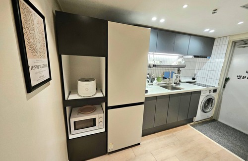 Yongin Apartamento | 감성복층 주차무료 빔프로젝트 스탠바이미 명지대5분 용인대 에버랜드 용인민속촌 역북지구내 역북동 용인시청