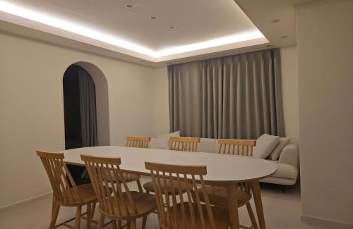 Ingye-dong Hotel | 라메르스테이&수원파티루프탑