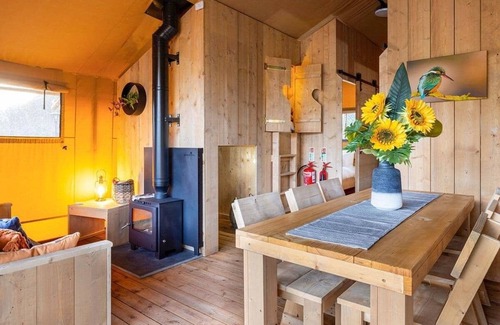 Saddleworth Cabaña | 0 bedroom accommodation in Greenfield