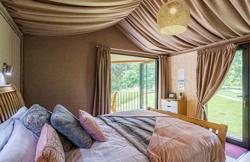 Felton Cabina | 0 bedroom accommodation in Shrewsbury