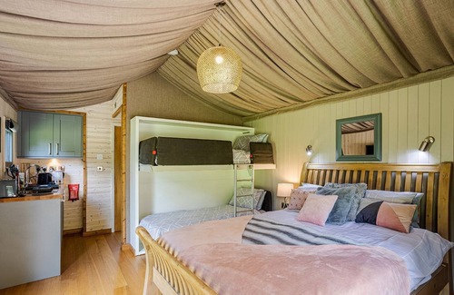 Felton Cabina | 0 bedroom accommodation in Shrewsbury