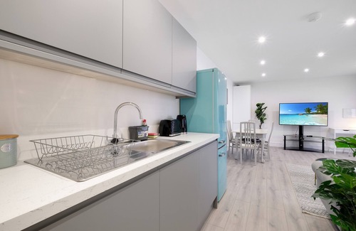 Yiewsley Apartamento | 01 - Luxury 2 Bed Apt. Free Parking, West Drayton