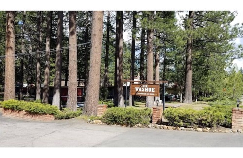 Y Area Apartamento | 01-The Cascade Falls studio at the Washoe