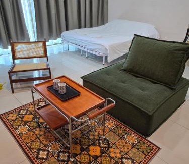 Taman Mount Austin Apartamento | 033 Palazio Apartment VINTAGE Style Studio Mount Austin Wifi & Netflix