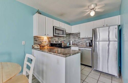 Wilmington Beach Condominio | 0402 Modern Greece 1 Bedroom Condo