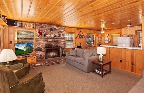 Big Bear Lake Cabina | 047 - Aspen Hideaway