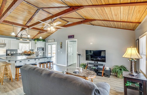 Warsaw Casa | < 1/2 Mi to Marina: Missouri Lake Getaway