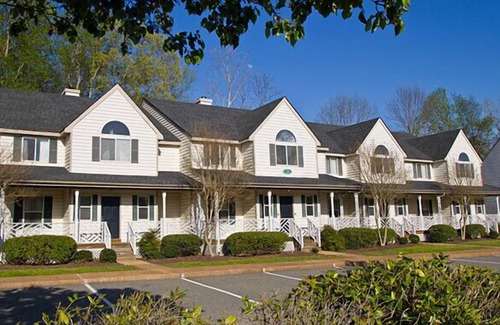 Berkeley Condominio | The Historic Powhatan Resort - 1 Dormitorio arriba
