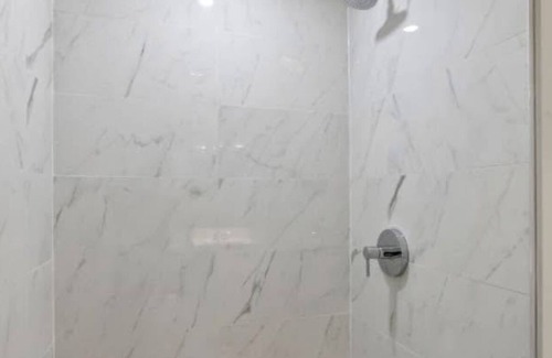 Durham Region Casa | 1 Bed 1 Bath -Family House