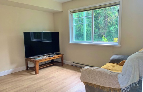 Port Coquitlam Casa | 1 Bed 1 Bath Suite Coquitlam Centre