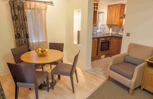 Milton Damerel Condominio | 1-Bed Apartment | Countryside Resort | Sleeps 4