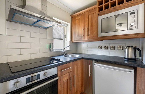 Milton Damerel Condominio | 1-Bed Apartment | Countryside Resort | Sleeps 4