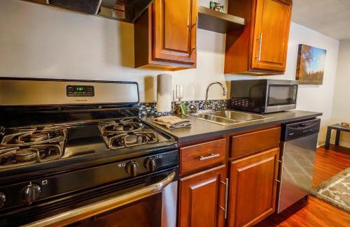 South Side Flats Apartamento | 1 Bed Apt - Amazing Location 1 Block to Carson St