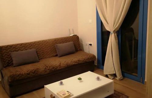 Massouri Apartamento | 1 Bed Apt - Sleeps 2 - Free Parking - Sea View